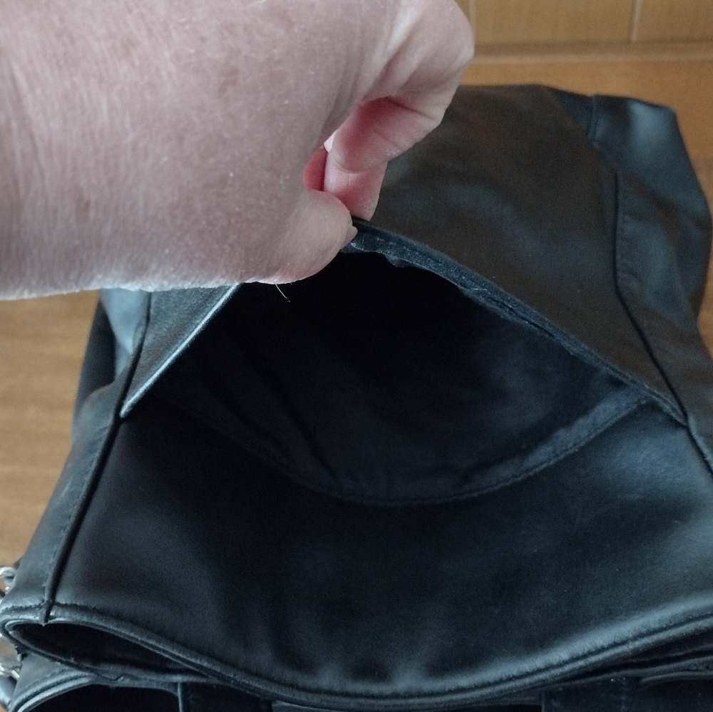 Black Nine West purse - Picture 5 of 8